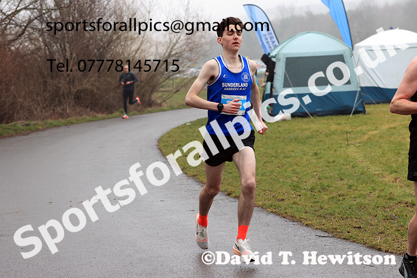 Senior Men and Over-35s to 49s Mens 2025 NECAA Royal Signals Road Relays Champs.,  Hetton Lyons Country Park, Hetton le Hole, County Durham. Photo: David T. Hewitson/Sports for All Pics